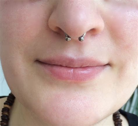 Großhandel ohr piercing nabel piercing nase piercing nippel piercing augenbraue piercing modell: Das Septum Piercing oder, der Bullenring