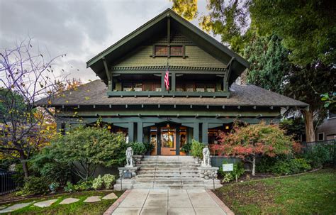 The residence is located in venice, california, just a short drive from both venice beach and marina del rey. Harwood Hall House - Old House Journal Magazine