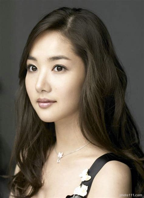 Hoping to see her in a new drama preferably crime/thriller or any drama for the matter, i am desperate here! kanomatakeisuke: Park Min-Young | Show Some Flawless Skin