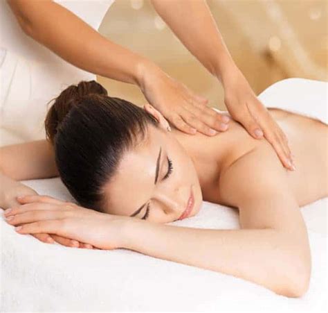 Manual lymphatic drainage—it may sound quite clinical, even a bit unpleasant, but for those who've undergone the treatment while in the capable hands of an esthetician, it's the holy grail of skincare procedures, encouraging cell renewal, enhancing skin tone, and decreasing puffiness. CIBTAC Lymphatic Massage (Manual Drainage) Diploma - Bali BISA