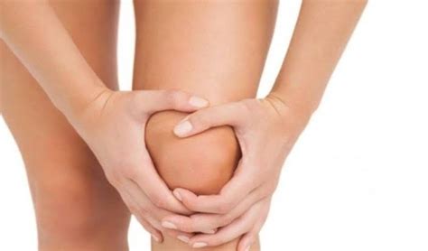 Masalah lutut bisa datang dengan berbagai macam bentuk, termasuk rasa nyeri, bengkak, hingga ketidakstabilan saat berjalan. Nyeri Lutut, Penyebab dan Cara Mengobatinya
