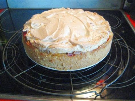 Jetzt ausprobieren mit ♥ chefkoch.de ♥. Rhabarberkuchen mit Vanillepudding und Baiser - Rezept ...
