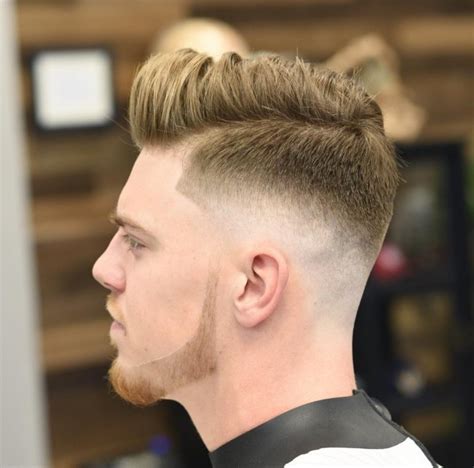 Un style qui fait le blond polaire quasiment. coiffure homme degrade blond - Coupe pour homme