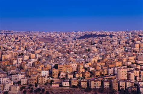 Chizuru wurde mit einem welcome to amman begrüsst und durfte direkt. Jordanien Israel Rundreise