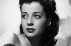 gail russell