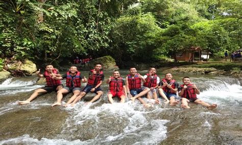 Wisata citumang memiliki keindahan yang sangat natural, wisatawan bisa dimanjakan dengan panorama. Paket Citumang Body Rafting - Wisata Santirah