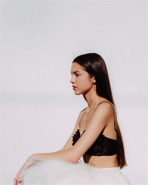 Like many celebrities and famous people, olivia keeps her personal and love life private. OLIVIA RODRIGO for V Magazine, June 2020 - Сelebs of World