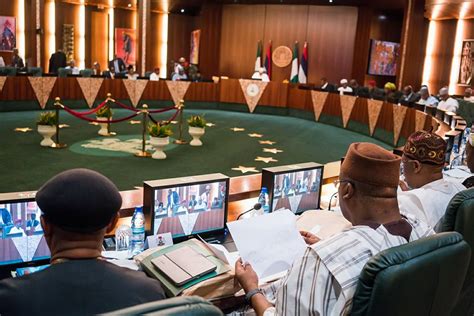 Federal reserve officials had a lengthy discussion about when to slow down asset purchases, but nothing seemed imminent, minutes of the central bank's june meeting released wednesday showed. President Buhari, Ministers At Federal Executive Council ...