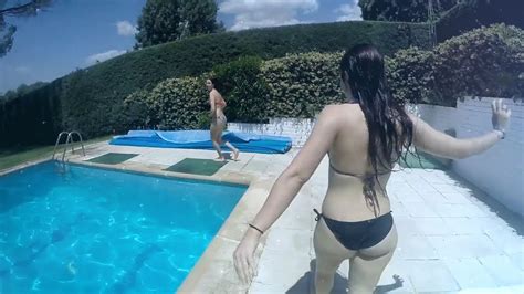 Best desafio da piscina for two people| new swimming pool challenge for two girls. Desafio da Piscina 2017 - YouTube