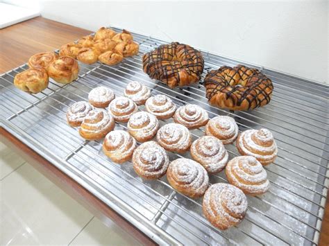 Dalam pembuatan danish pastry yang beraneka ragam, harus diperhatikan beberapa faktor utama resep danish pastry,resep danish,resep adonan danish pastry,resep roti danish,roti danish. Varian Roti Danish Puff Pastry | Roti Berbagai Rasa dan Bentuk