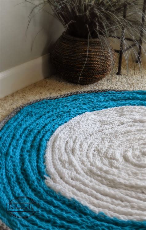 The process is super easy. Finger Knit Area Rug