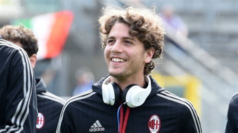 It's natural to see him on our unlimited budget squad. Manuel Locatelli - Profil zawodnika 20/21 | Transfermarkt