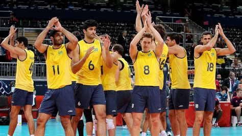 A historia do volei, a história do volei, ana paula, andebol, as regras do volei, atenas, atletas do volei, atletismo, aula de volei, aulas de volei, banespa, basquete, basquetebol, bernardinho, bola de volei, bola volei, bolas de volei, campeonato. Brasileiros em Londres - 2º dia - Fotos - UOL Esporte | Jogadores de vôlei, Esportes, Esporte