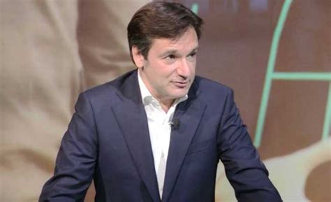 Fabio caressa roma18 aprile è un giornalistacommentatore televisivo e conduttore televisivo italiano. Caressa: "Sarri fa l'elettroshock a Gabbiadini. ADL vende ...