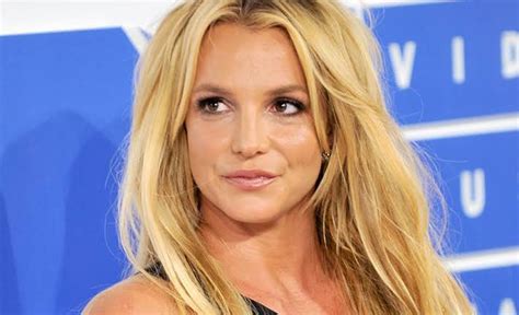 Ihre beiden söhne zeitweise komplett verloren hatte, teilt. Após rumor negativo, seios enormes de Britney Spears ...