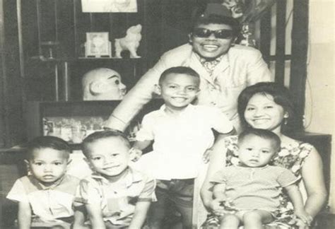 Pengaruh lingkungan keluarga dan lingkungan sekolah. Photo Lawas Benyamin Dan Karyawan Bens Radio - Biem ...