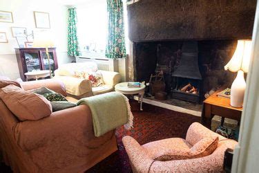 Situated in near exeter, 24 km from sandy park rugby stadium, brook farmhouse features accommodation with access to a garden. Brook Farmhouse - Sawday's