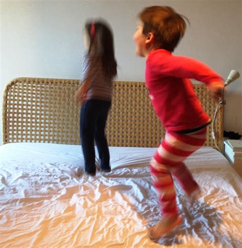 Ihr kind will abends nicht schlafen? Selbstbestimmtes Einschlafen oder nicht - wie das Abends ...