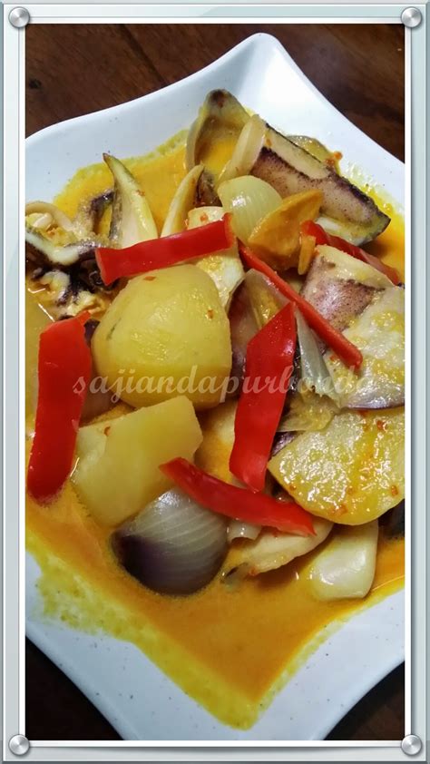 Apabila naik baunya, masukkan sotong, air asam jawa, garam, gula dan ajinomoto secukup rasa. Sajian Dapur Bonda: Sotong Masak Lemak Padang