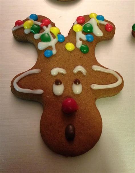 The 24 cutest reindeer you ever did see. Upside Down Reindeer Gingerbread Cookies / DIY Holiday ...