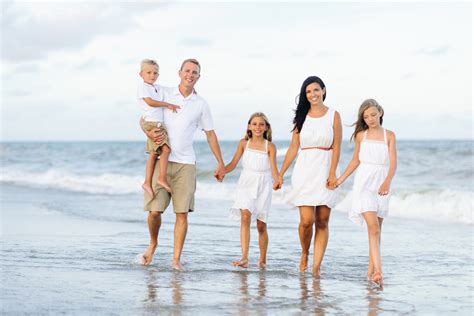 Navy and white family beach pictures. Pasha Belman - Myrtle Beach Wedding & Family Photographers