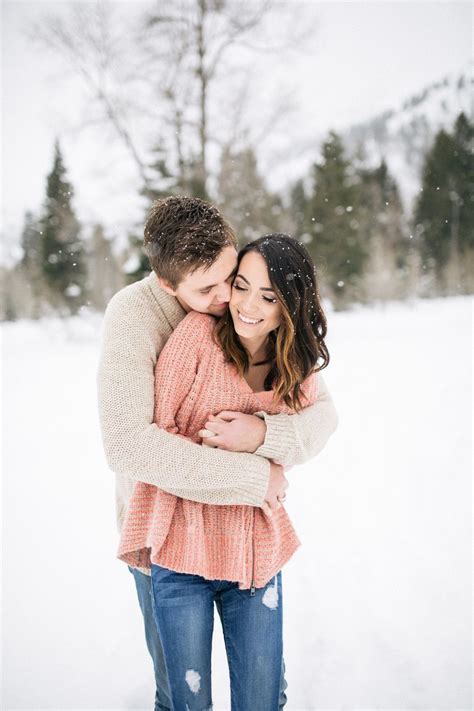 Profile pictures aka couple pictures on social media. Pin by Lyssa Rae on Love romance | Winter engagement ...