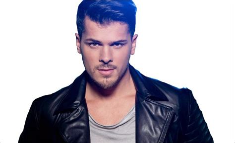 Ultimate tabs has guitar tabs, ukulele tabs, guitar chords, bass, keyboards, drums, flute and many songs from mickael carreira Mickael Carreira vai estar à espera de 22.000 mulheres nos ...