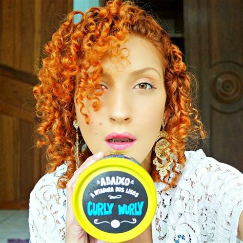 I have wavy/curly hair with tendency to be frizzy and this shampoo gives me the exact amount of moisture i need and makes my hair curly but shiny. Pin em Curly Hair - Cabelos Cacheados