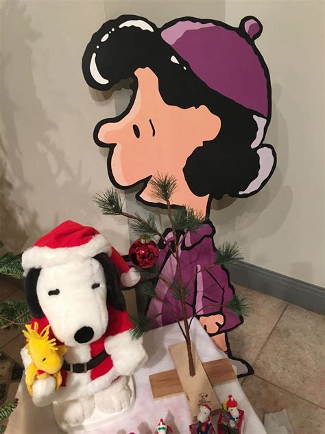 Other lone star christmas attractions include a snow tubing hill, ice skating rink, holiday escape rooms, a christmas carousel, and more than 2 million sparkling holiday lights throughout the property. Charlie Browns Christmas Tree — at Tennessee Valley Art ...