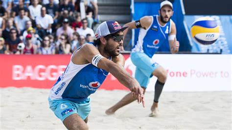 Così il campione azzurro del beach volley, daniele lupo, argento a rio 2016, all'acqua acetosa dopo la cerimonia di consegna del tricolore al quirinale in vista di. Primo stop per Nicolai/Lupo: si giocano la qualificazione ...