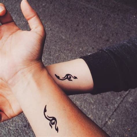 Algo que simbolice vuestro profundo y eterno amor a través de un tatuaje? 90 Tatuagens para Casal e Namorados (as mais lindas!)