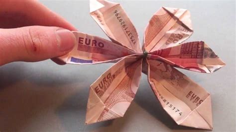 Geld zur hochzeit zu falten ist ein kreatives geldgeschenk fürs brautpaar. Bastelanleitung Blume Aus Geld Falten Blume Aus Origami ...