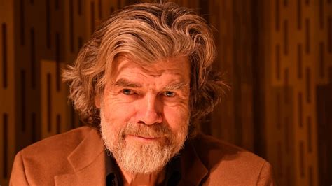 35 jahre ist die expedition reinhold messners zum nanga parbat im himalaya her, wo sein bruder verunglückte. REINHOLD MESSNER: 50 Geier und eine Leiche | St.Galler ...