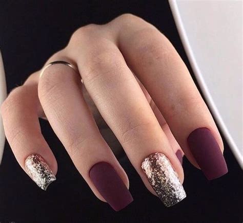 Ideal para pieles morenas y para las que aún tienen miedo de arriesgar con matices muy atrevidos. Diseño De Uñas Para Piel Morena Oscura / 43 Disenos De ...