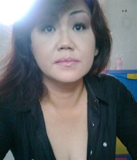 Ada di bawah sini bro ip semprot nya… Janda sexy dan toge | artis bugil | foto bugil | CEWEK LEBA'I