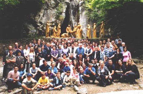 Foto te ndryshme te vullkaneve. FOTO të ndryshme 2001 - MISIONI KATOLIK SHQIPTAR - LUZERN