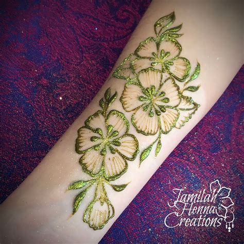 Whether you want traditional mehndi applied before a wedding ceremony or temporary henna tattoos for your lady friends at a bachelorette party, there's an artist who can make that happen. always a favorite...cherry blossoms . . . www ...