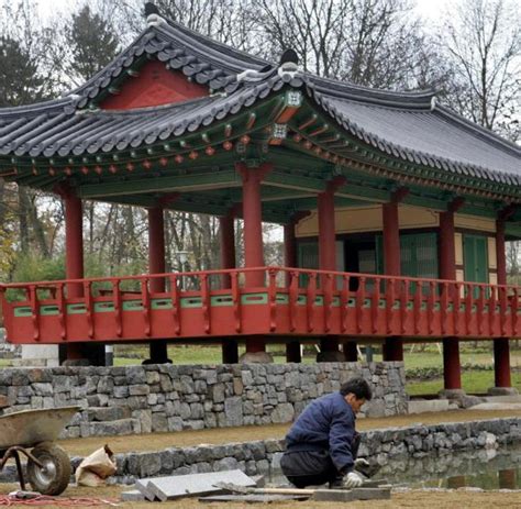 Wiederaufbau des chinesischen pavillons in frankfurt fast. Koreanischer garten. Koreanischer Garten (Frankfurt am ...