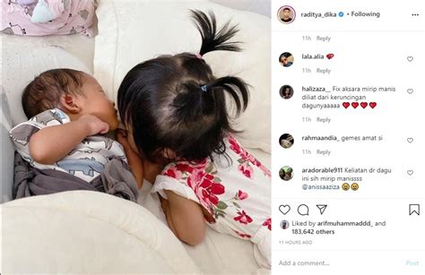 Pemberian nama kepada buah hati merupakan hal yang sangat penting. Raditya Dika Ungkap Makna Mendalam Nama Alinea-Aksara ...