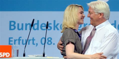 Dies ist die offizielle seite von bundespräsident. Manuela Schwesig über Feministen: "Frauen fördern zu wenig ...