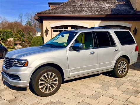 Owners of 2016 models with sync 3 are. 2016 Lincoln Navigator - Pictures - CarGurus