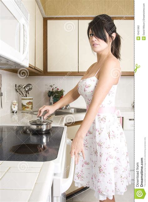 Dating in the kitchen 我，喜欢你 ep4：the ceo used this way to keep the lady chef beside him! Housewife in the kitchen stock photo. Image of utensils ...