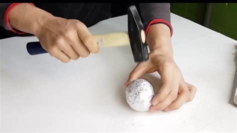 Polishing silver foil balls has taken over youtube and it was originally created in japan. How to make mirror polished Japanese foil ball - DIY - YouTube
