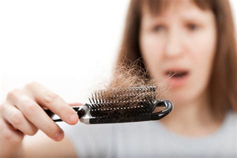 Les pertes de cheveux chez la femme causées par des facteurs extérieurs. Perte de cheveux chez la femme, pourquoi et que faire