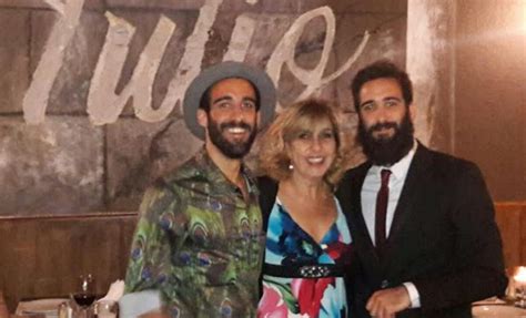 En la segunda semana de masterchef argentina los participantes se sorprendieron con la presencia de la ruleta: Georgina Barbarossa brilla en el escenario y muestra ...