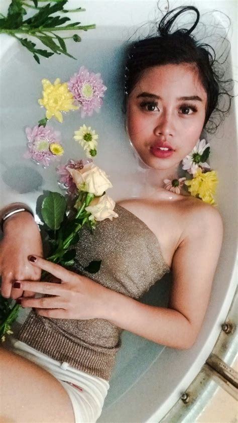 Slide the bathmate on and pump several time to create suction. Flower Bathtub Photoshoot | Photoshoot, Flowers