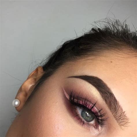 I added the slit on pics art i really want to do this. pinterest | suzyannza (With images) | Hair makeup, Makeup ...