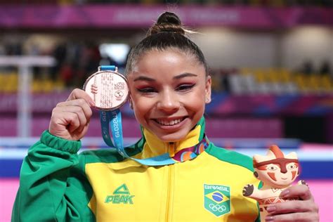 She represented brazil at the 2014 summer youth olympics in nanjing, china and at the 2016 summer olympics in rio.she was part of the teams that won gold at the 2018 south american games and bronze at the 2015 and 2019 pan american games.individually she is the 2014 summer youth olympic floor exercise champion and. Pan-Americano: Flávia Saraiva conquista bronze na ...