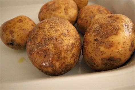 Place potatoes on the bottom of your slow cooker. How to Make Baked Potatoes in a Crock Pot | The Creek Line ...