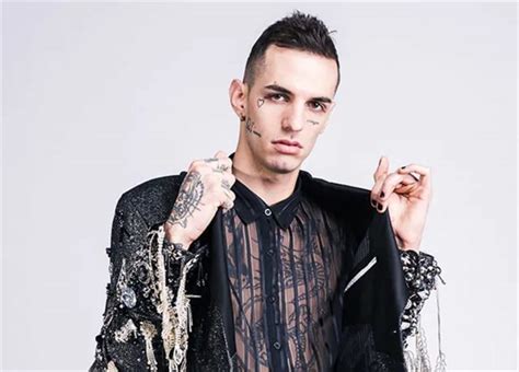 Attualmente spazia dalla trap al, appunto, rock ma achille. Musica InForma: Sanremo 2019 - Achille Lauro - Rolls Royce ...